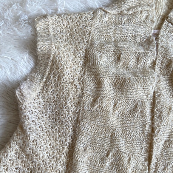 Derek heart open Sleeveless Cardigan - Picture 3 of 5